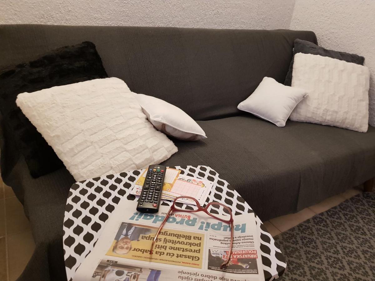 Casa Nostra II Appartement Funtana Buitenkant foto