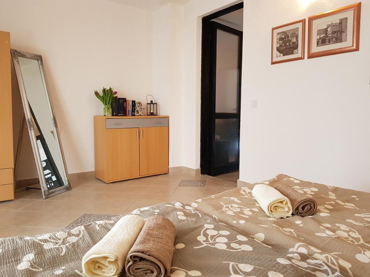 Casa Nostra II Appartement Funtana Buitenkant foto